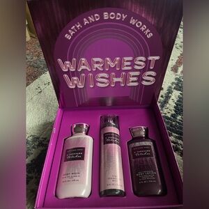 Bath & Body Works Warmest Wishes Set - Purple and Pink